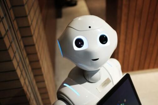 Robots Dot to Dot Nattapong: An Engaging Exploration of Creativity and Learning